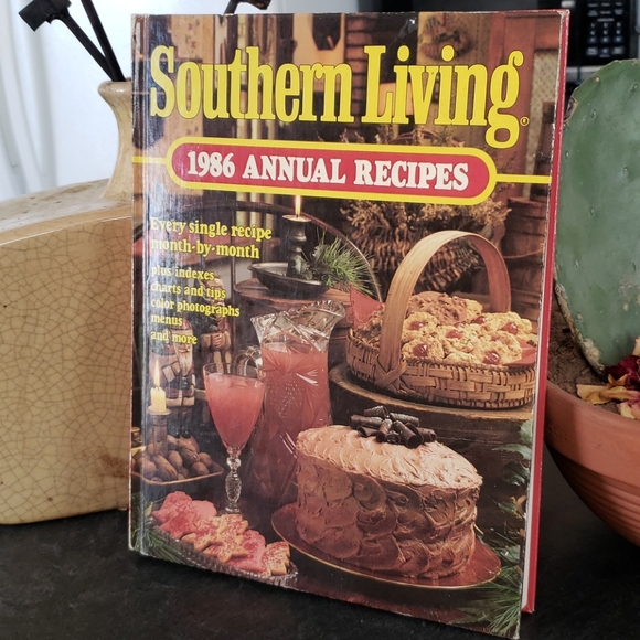 1986 Southern Living Annual Recipes - Picture 1 of 11